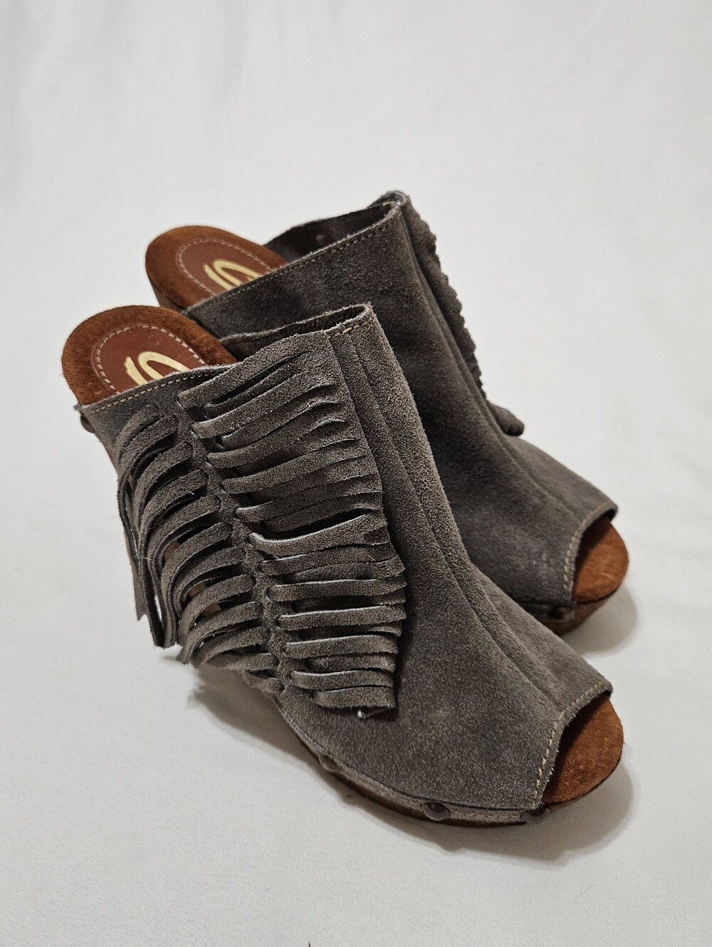 Sbicca Vintage Collection Tan Suede Fringe Wedge Peep Toe Sandals Sz 8.5-9 US
